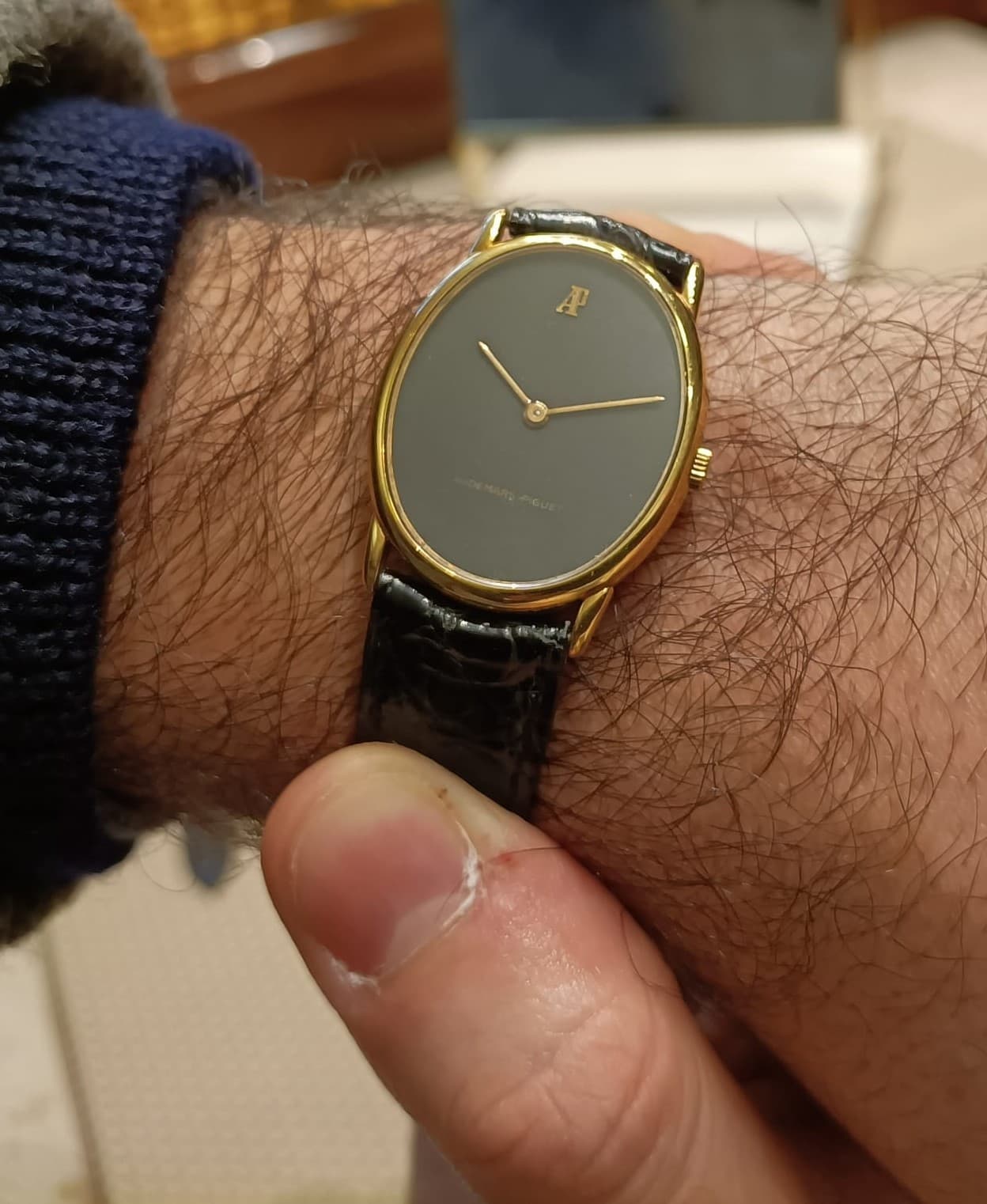 Audemars Piguet Vintage oval dress watch (manual wind, c. late 1970s) 
