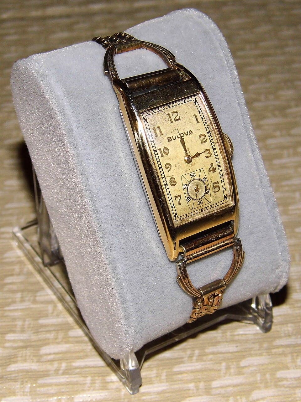 Bulova Curved Rectangular 'doctor's' style (manual-wind) 