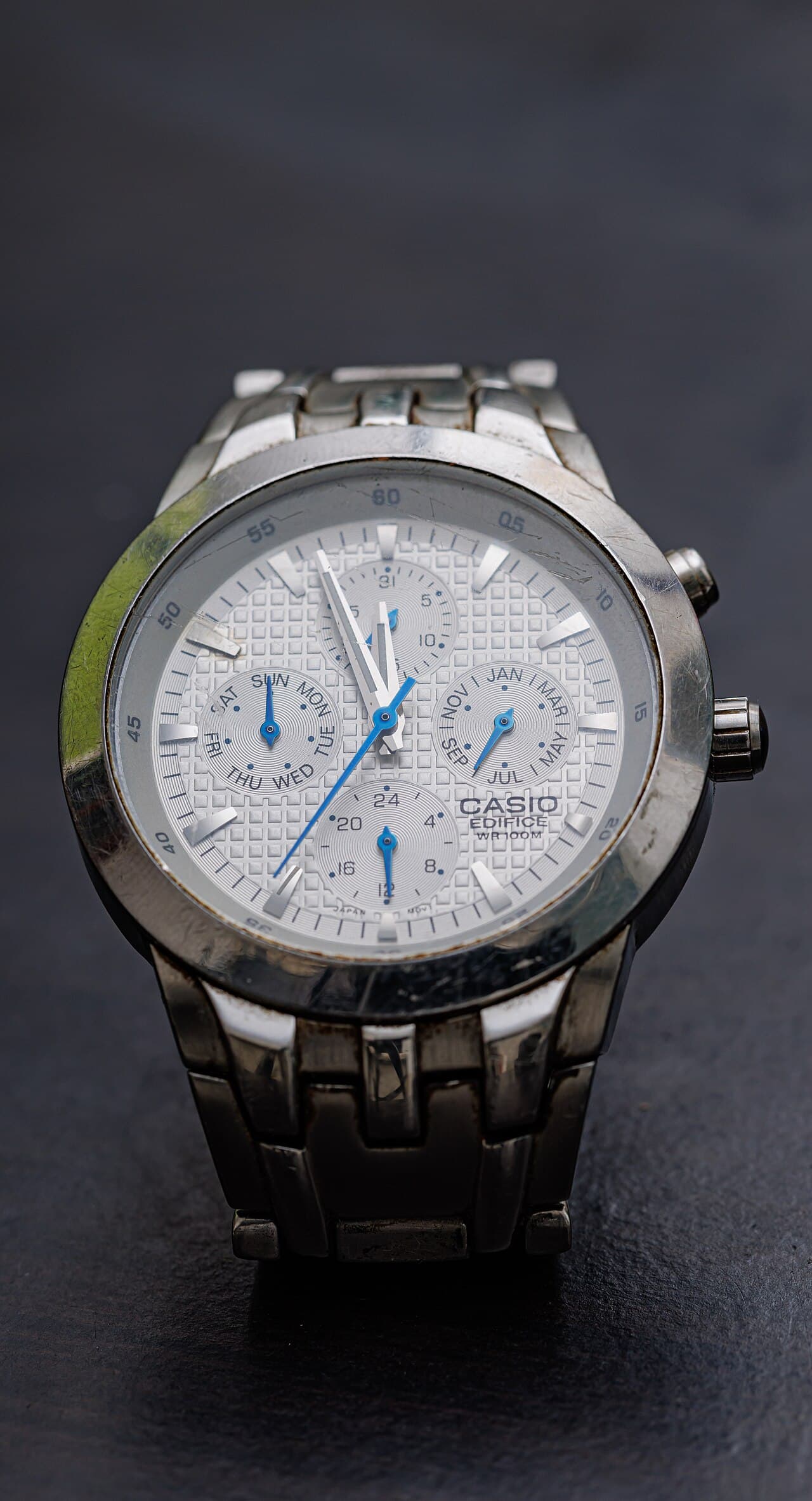 Casio Edifice (WR100M silver chronograph) 