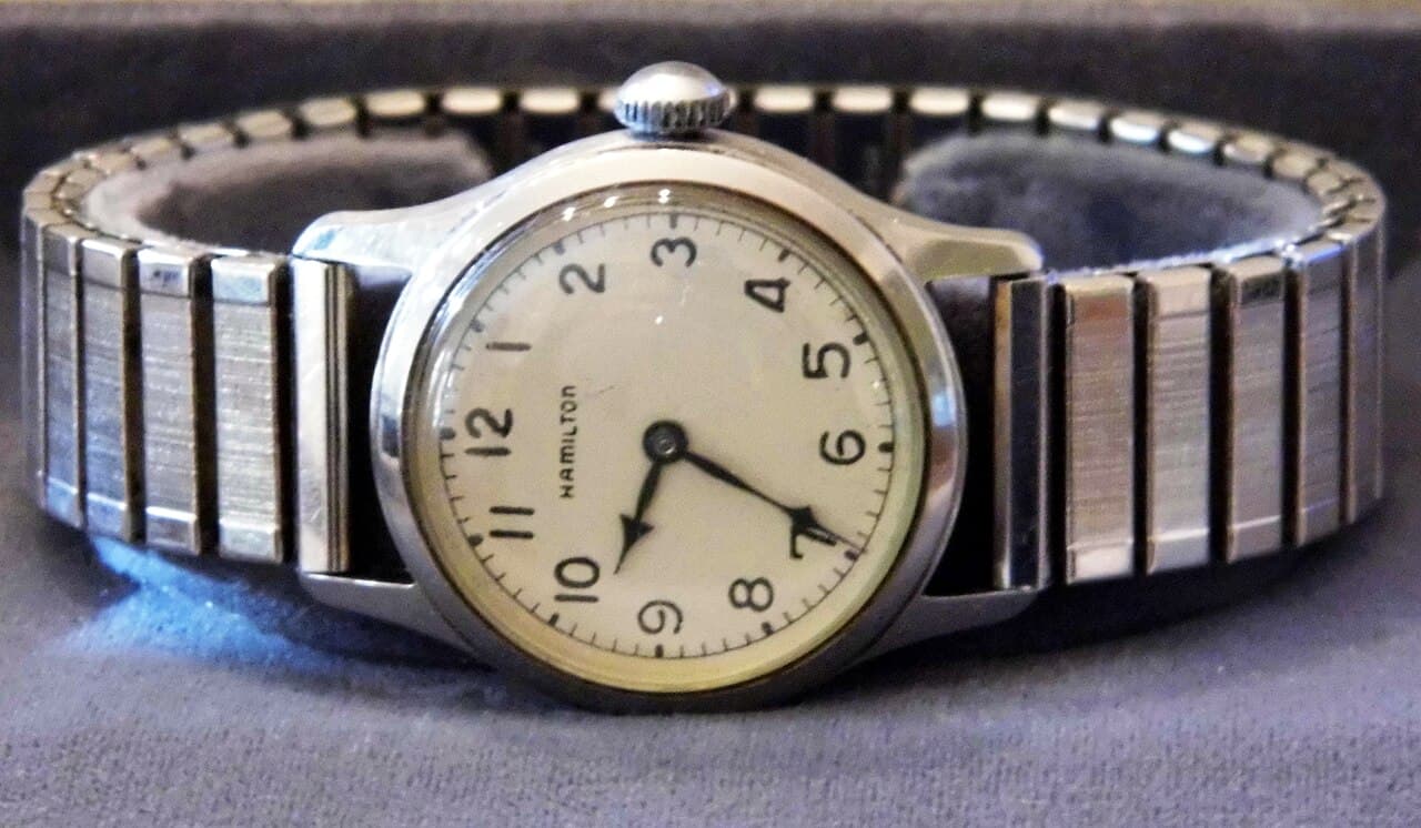 Hamilton Manual-wind (vintage, white military dial) 
