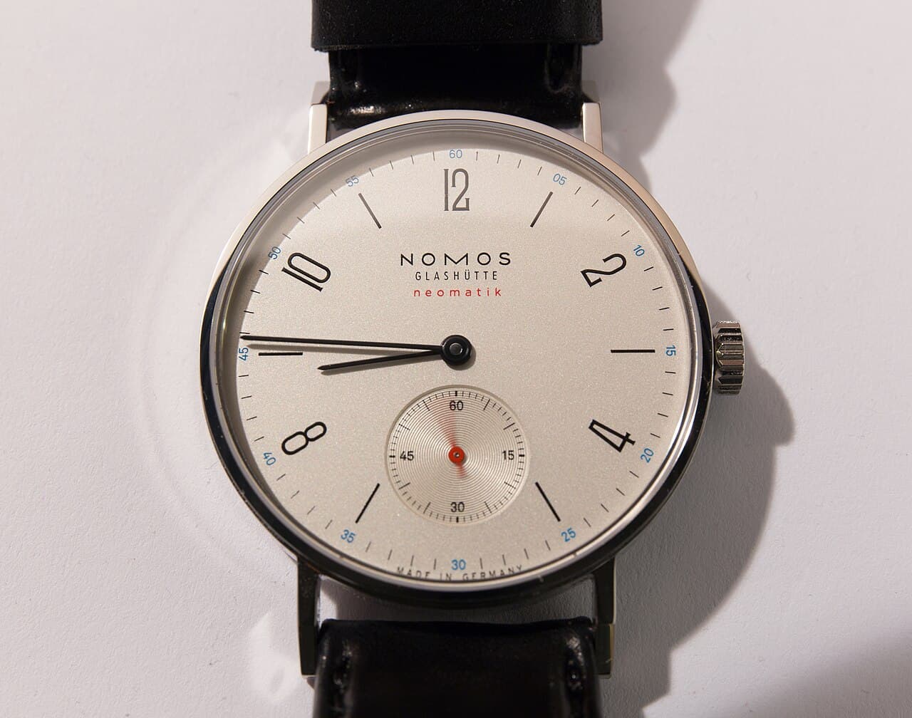 Nomos Tangente neomatik 