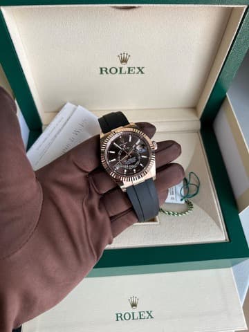 Rolex Sky-Dweller Everose