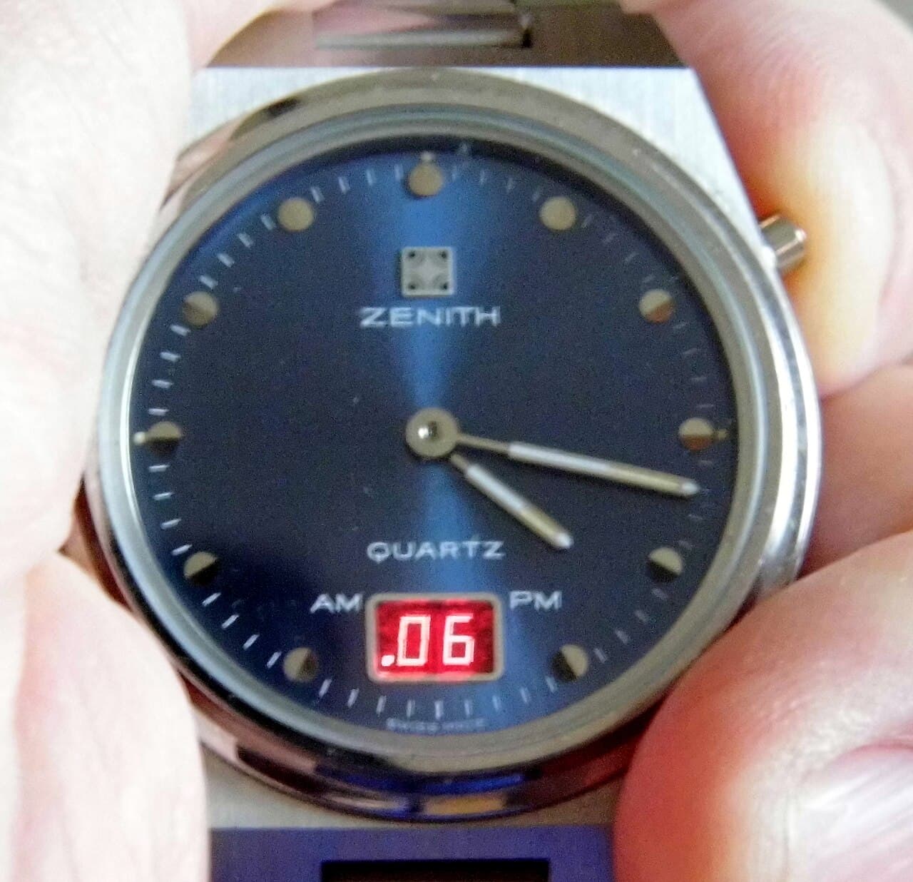 Zenith Quartz ana-digi (round steel, blue dial, AM/PM) 