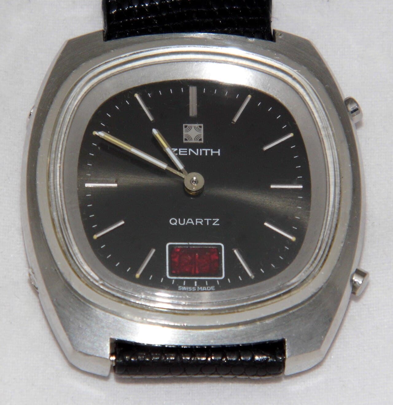 Zenith Quartz ana-digi (steel cushion, black dial) 
