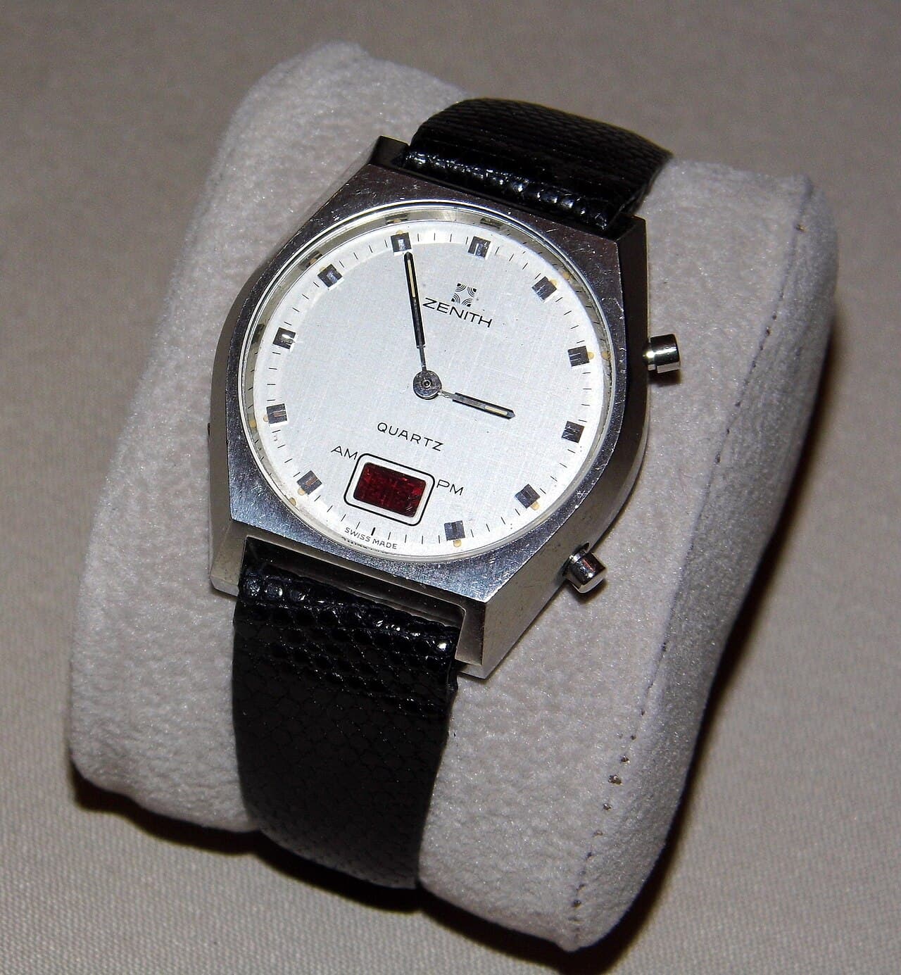 Zenith Quartz ana-digi (steel cushion, silver dial, AM/PM) 
