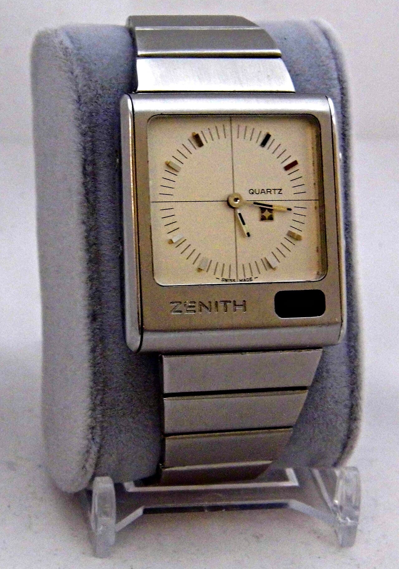 Zenith Quartz (steel rectangular, integrated bracelet) 